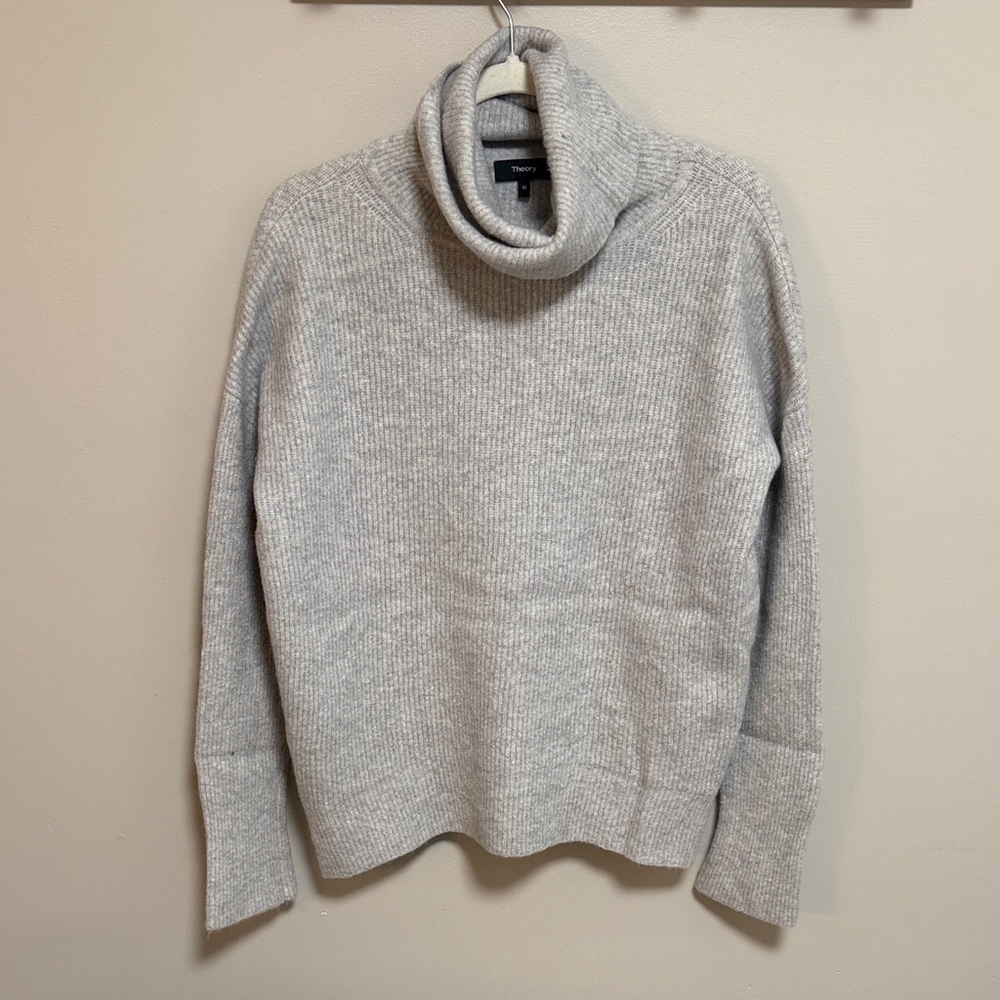 Theory Wool Sweater Size M